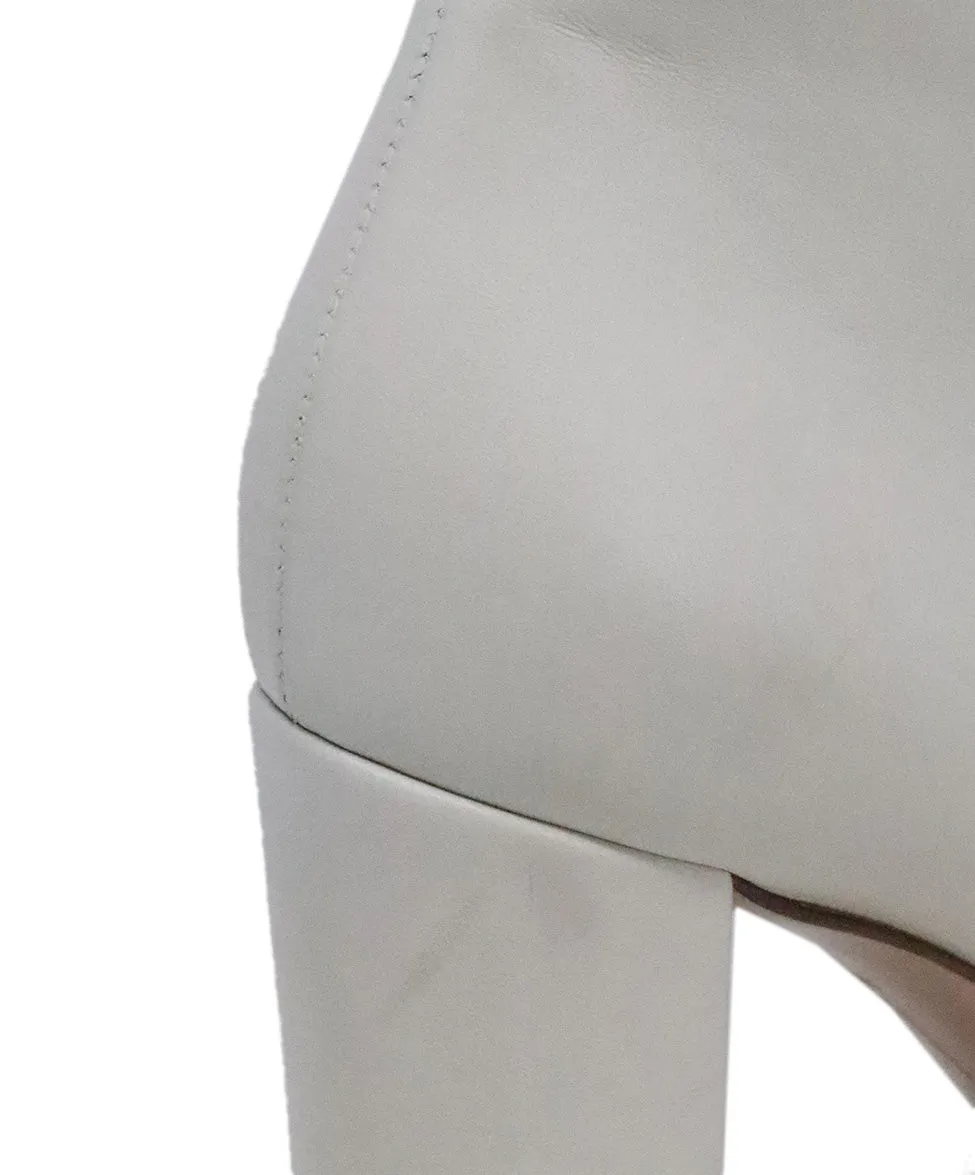Gianvito Rossi White Leather Booties sz 7.5